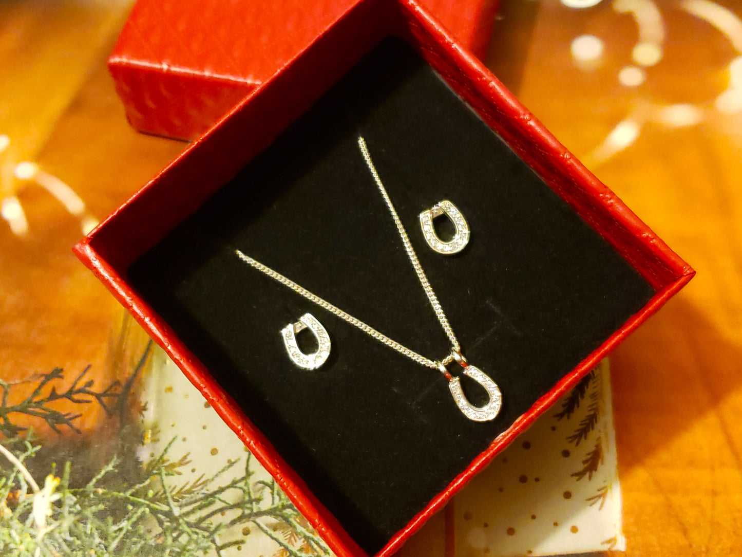 horseshoe jewelry