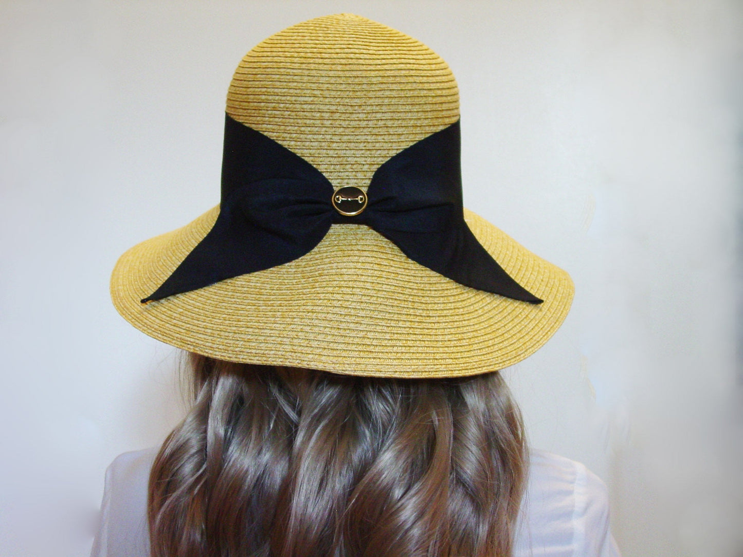 Horse lampshade natural hat