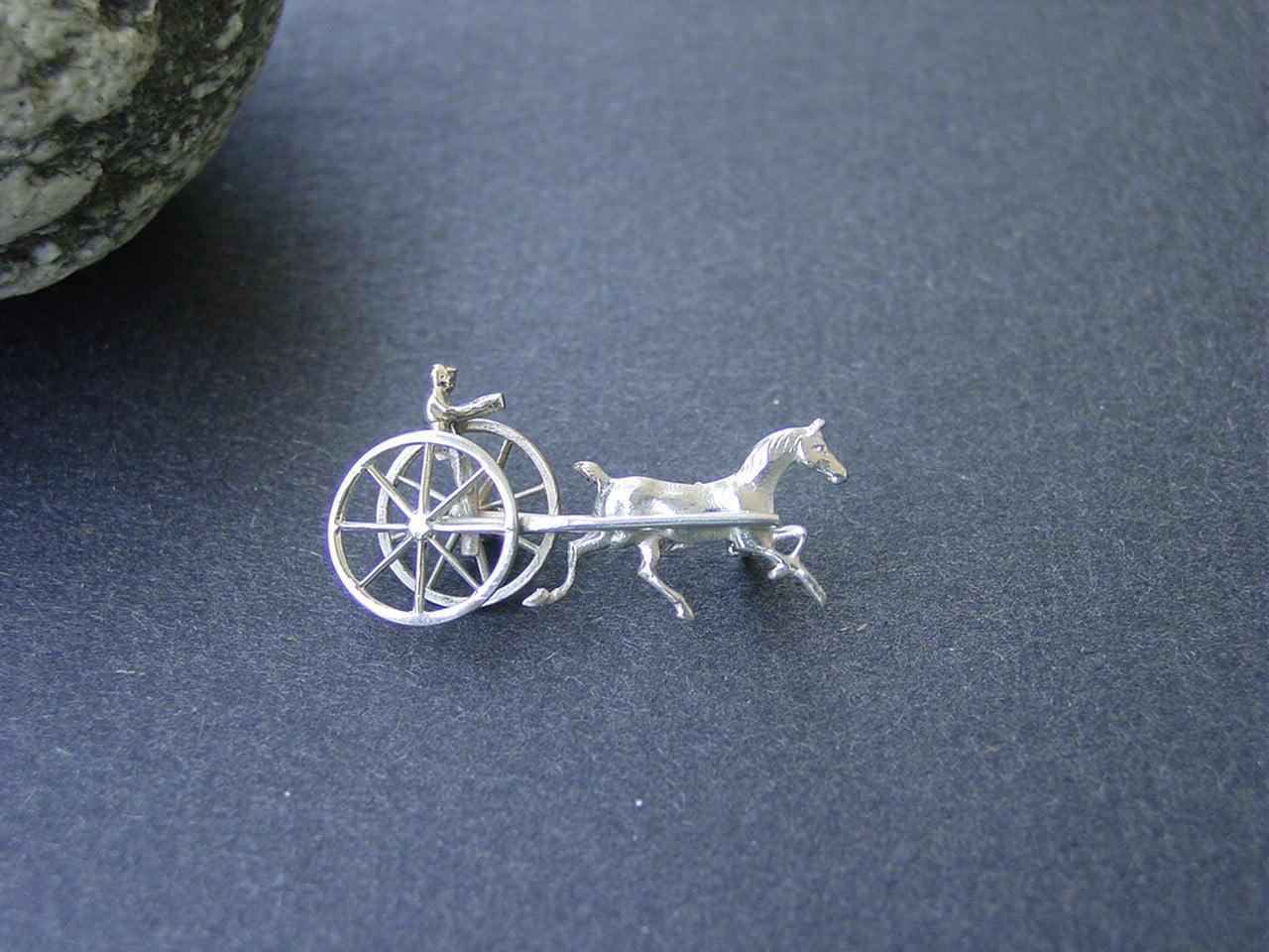 harness racehorse brooch