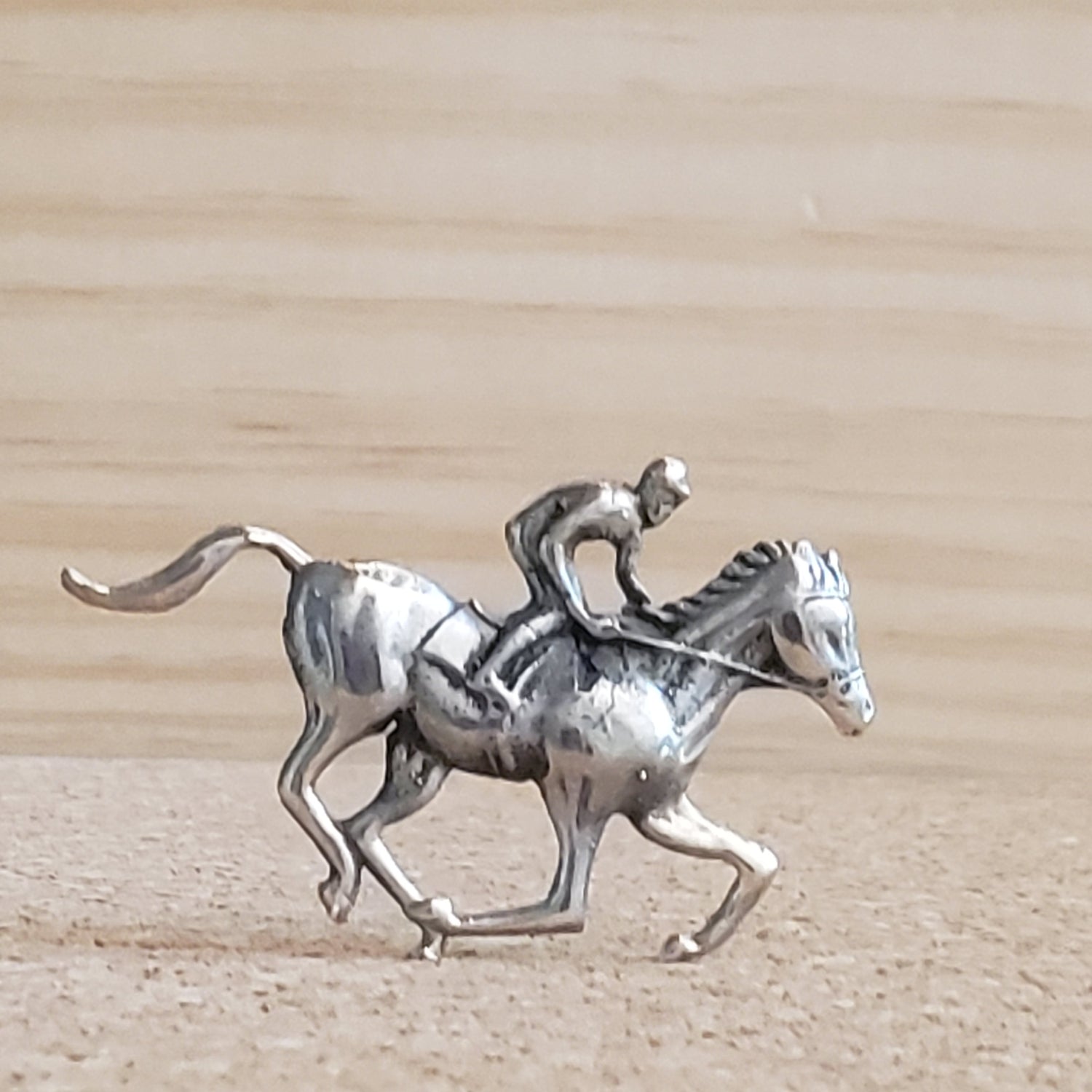 Horse Racing Pin