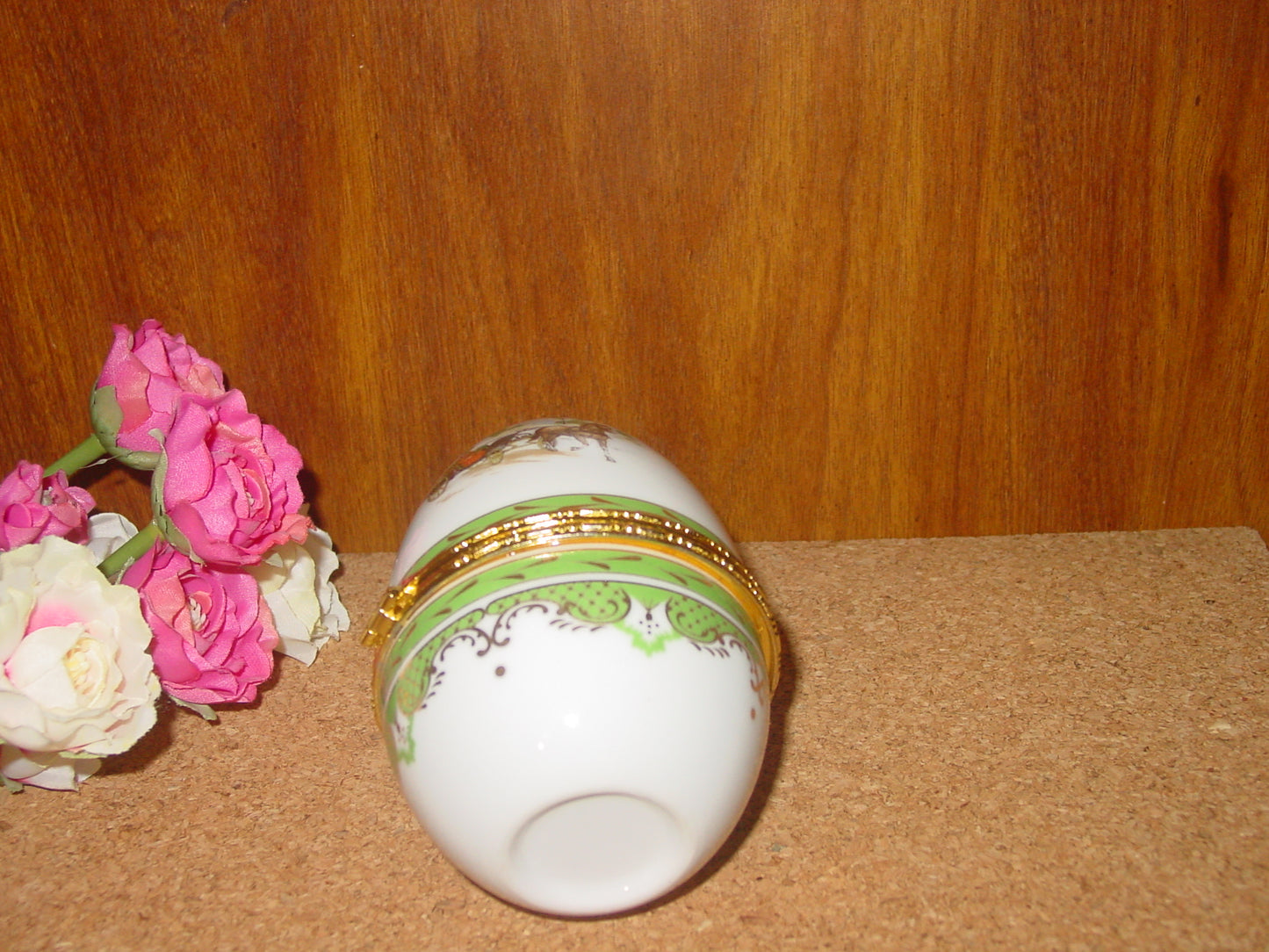 Equestrian Porcelain Horse and Carriage Egg 