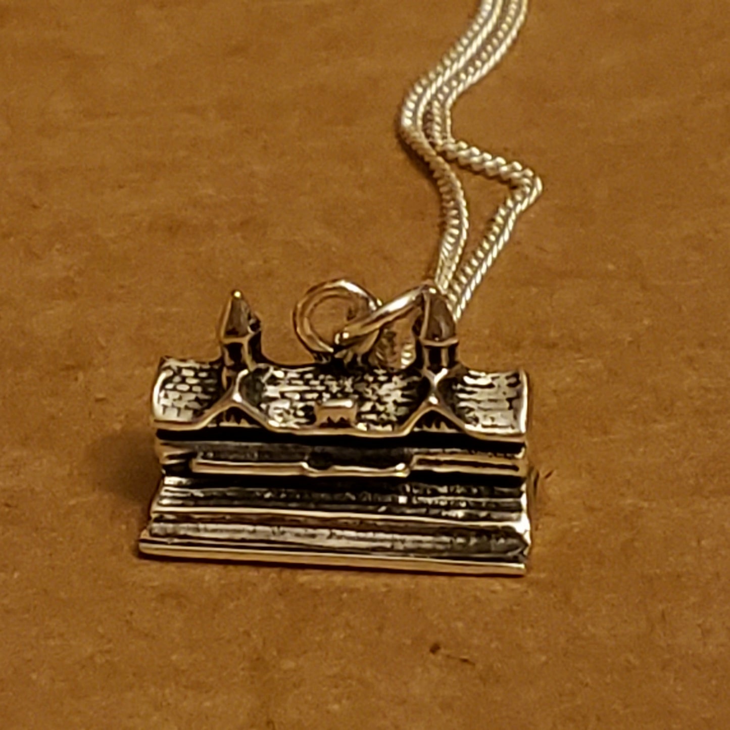 Horse Racing Churchill Downs Twin Spires Grandstand Pendant 8