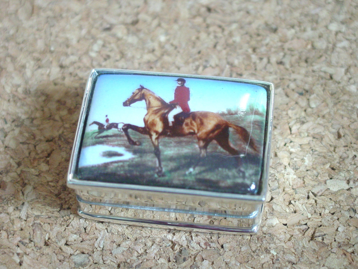horse hunt scene enamel pillbox