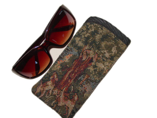horse hunt scene glasses case 3f