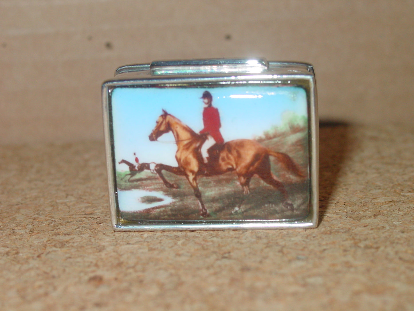 horse hunt scene sterling silver  pillbox