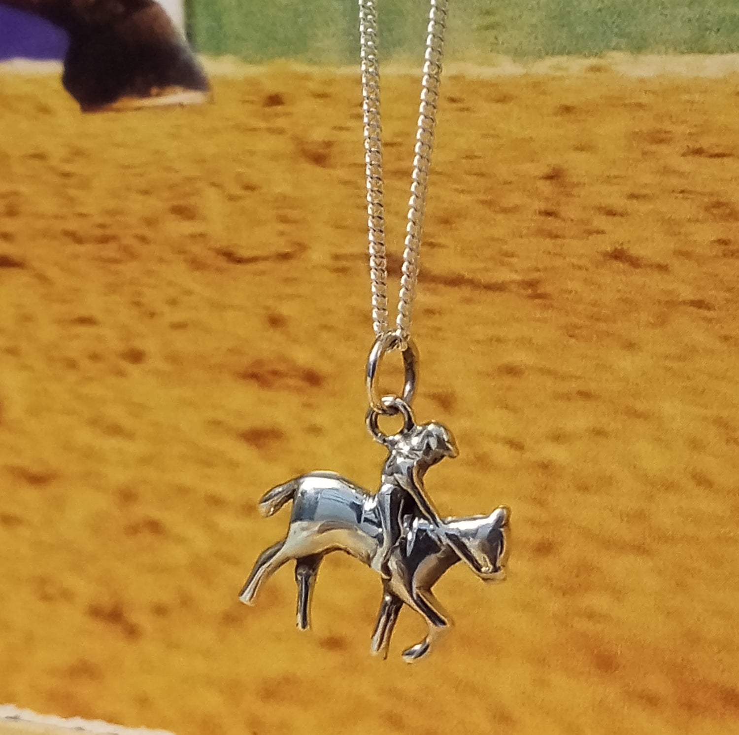 horse racing necklace