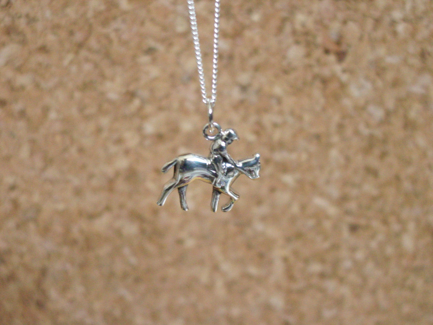 horse racing pendant