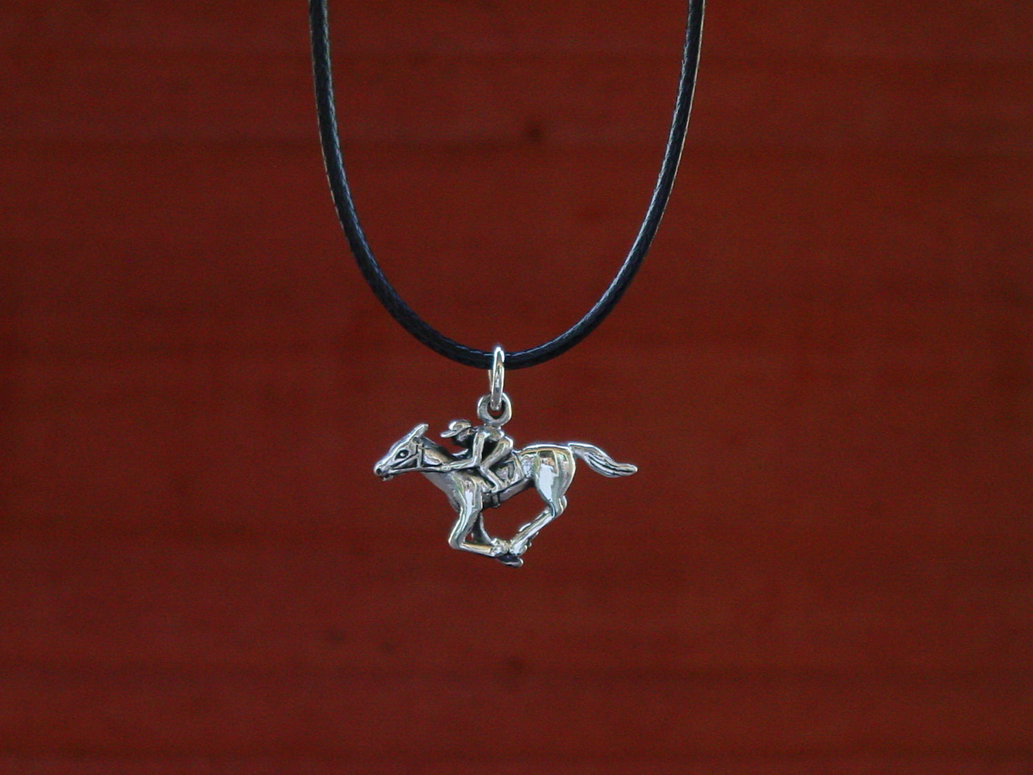 horse racing pendant