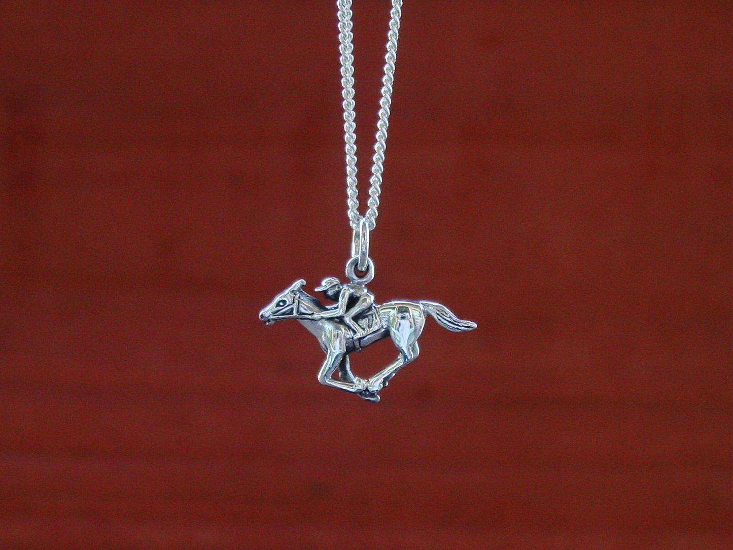 horse racing pendant