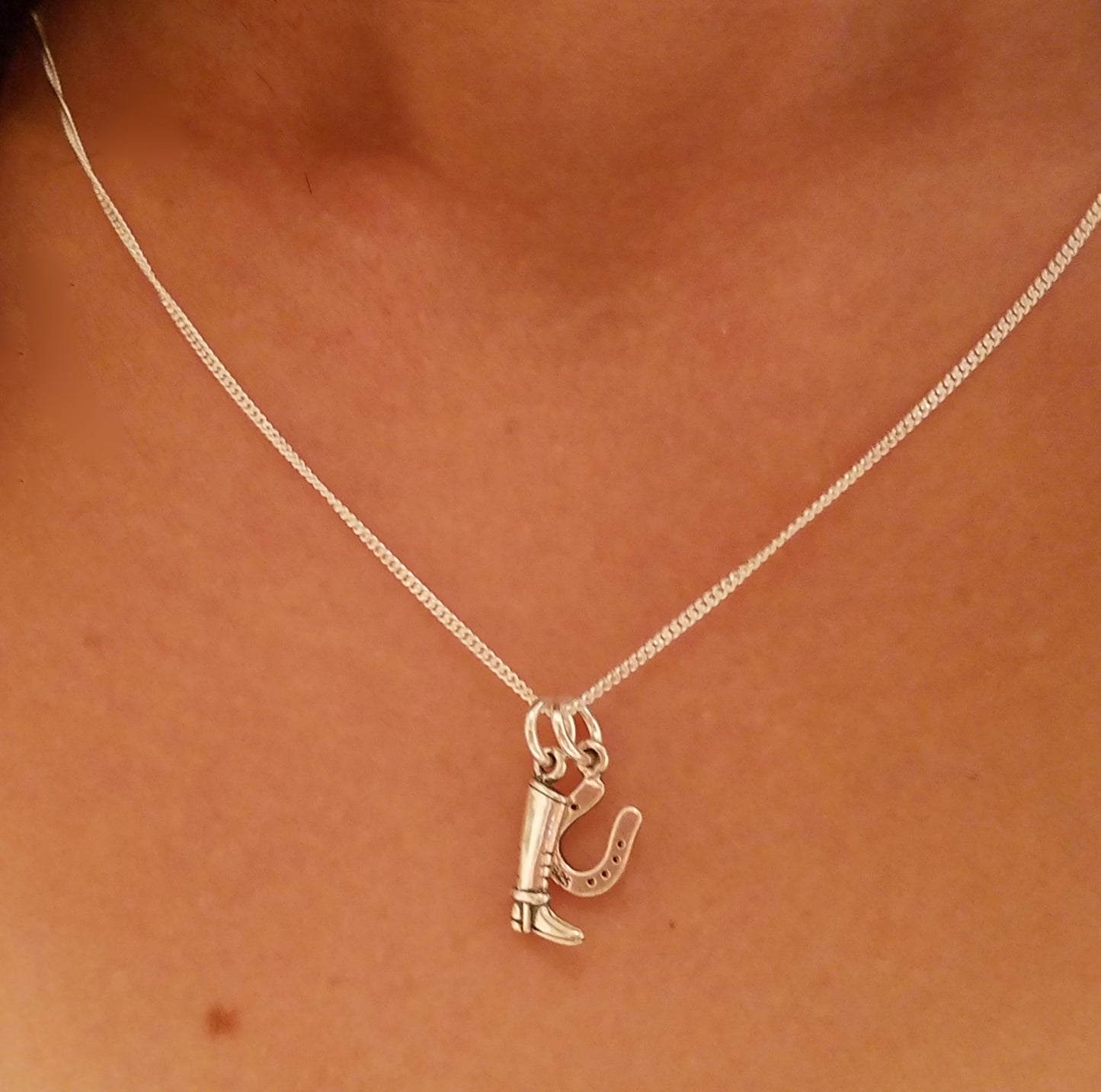 horseshoe charm pendant