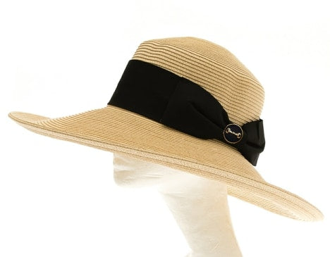 wide brim equestrian hat