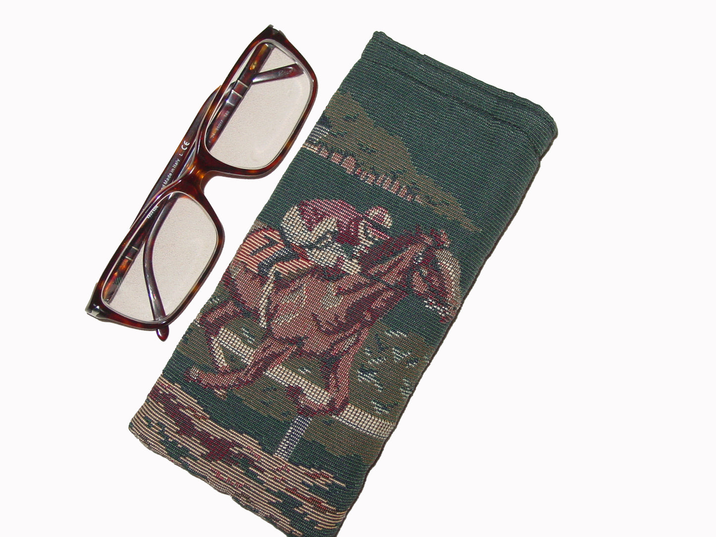 racehorse glasses case