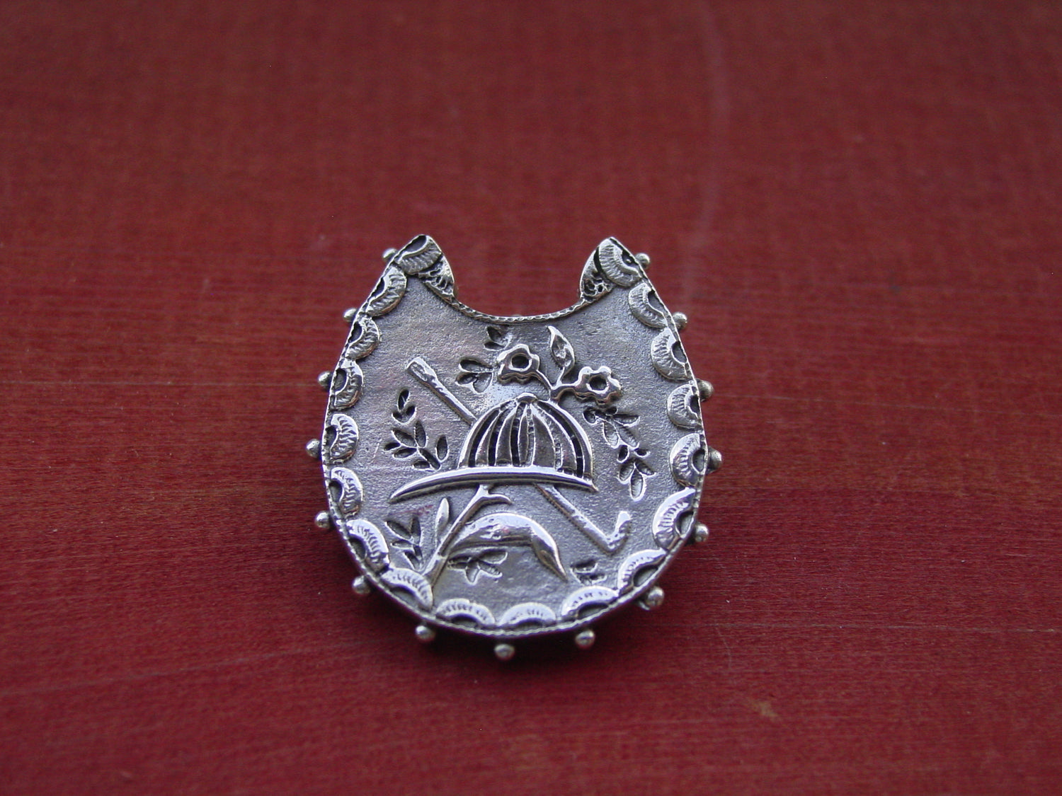 silver horse pin