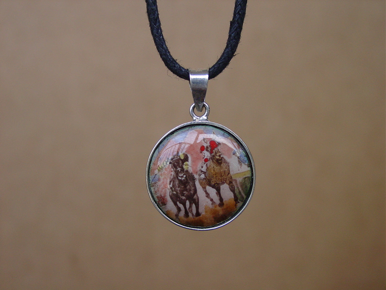 seabiscuit horse racing pendant