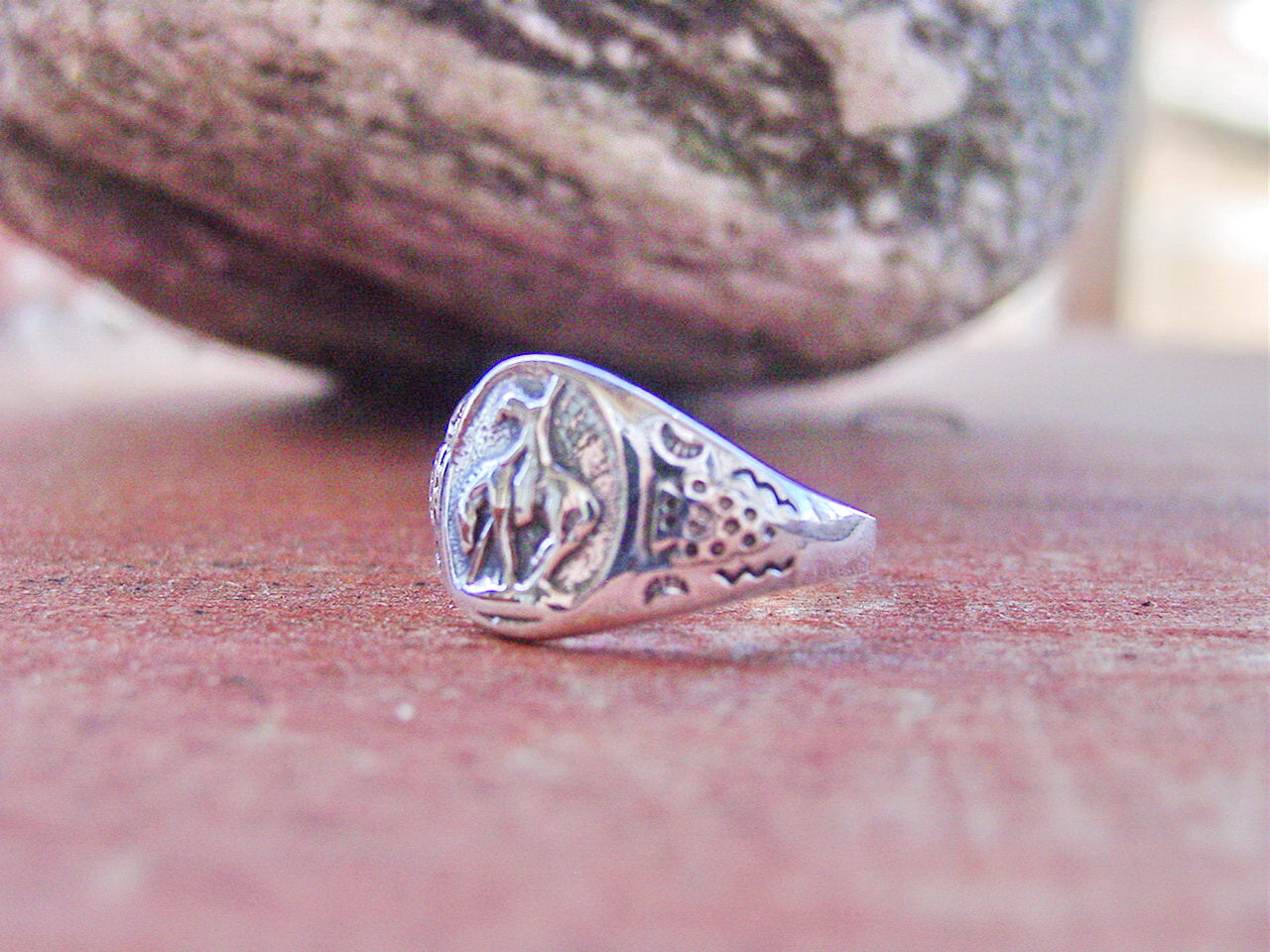Indian horse ring