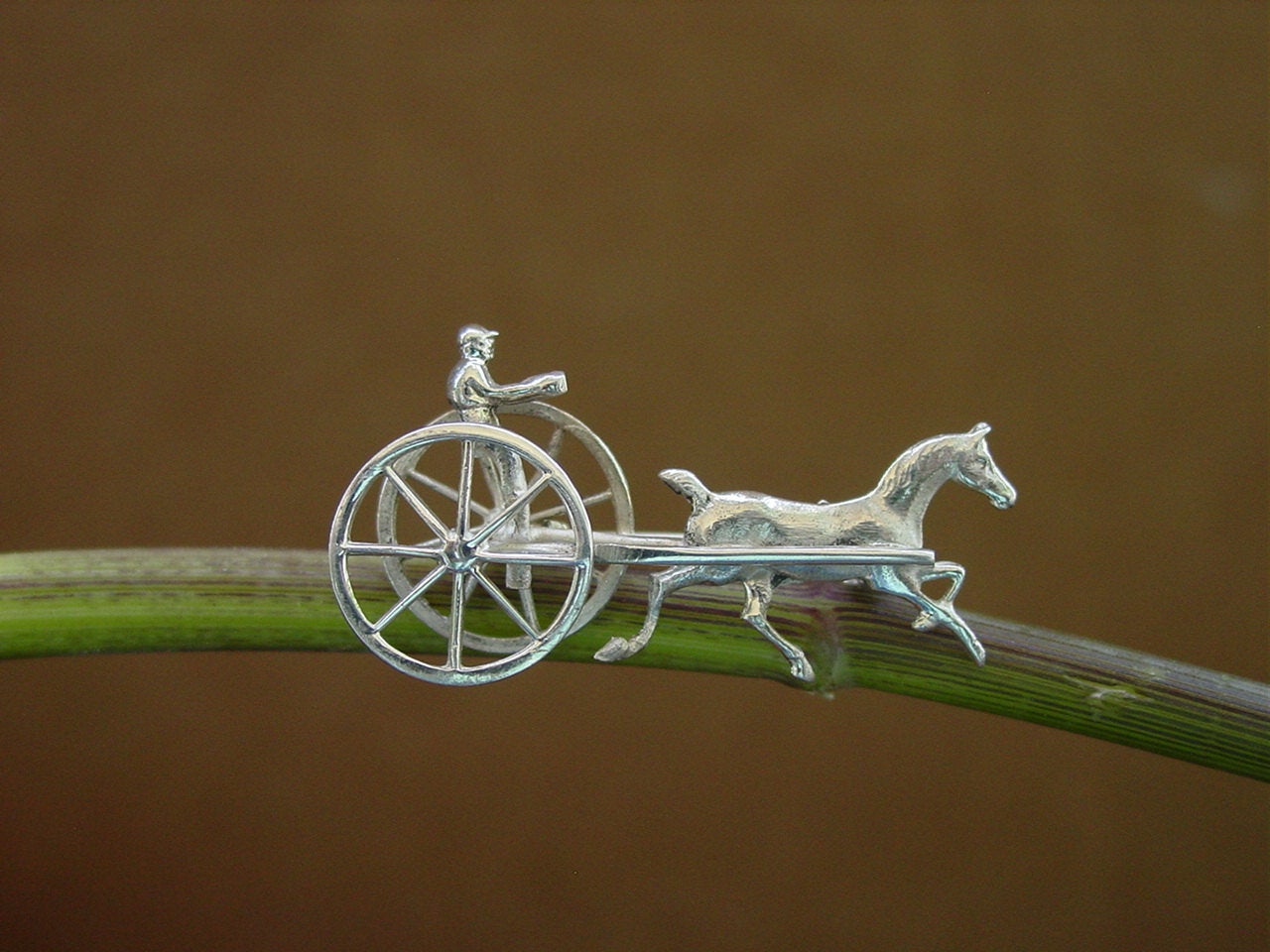 harness horse racing pin