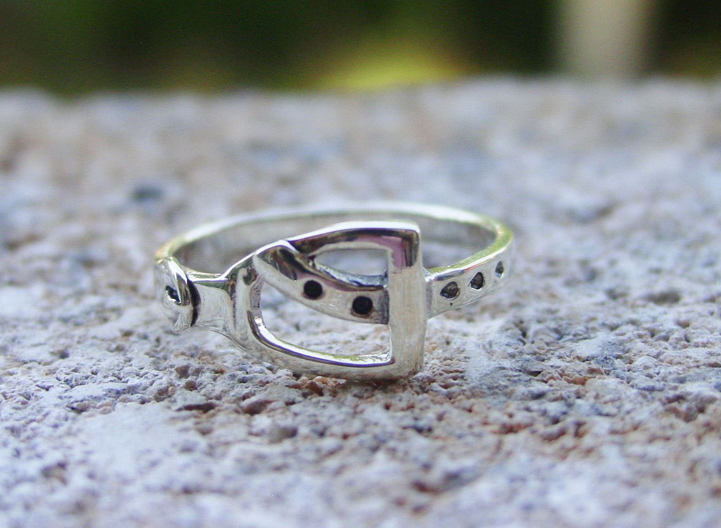 stirrup ring