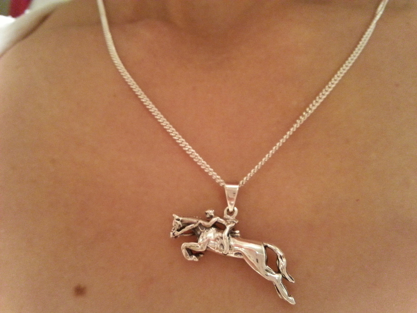 show jumper horse pendant