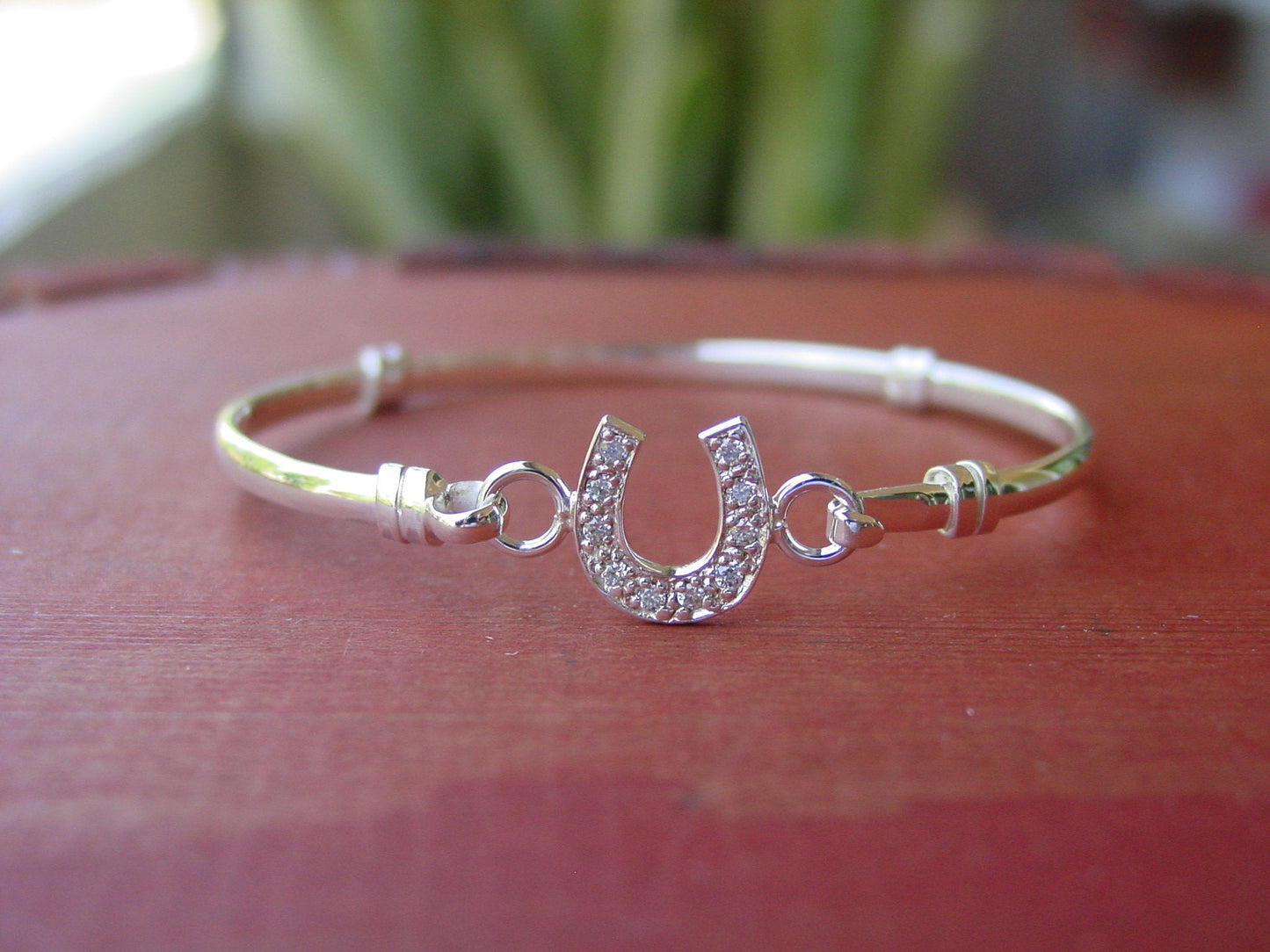 Cz horseshoe bangle