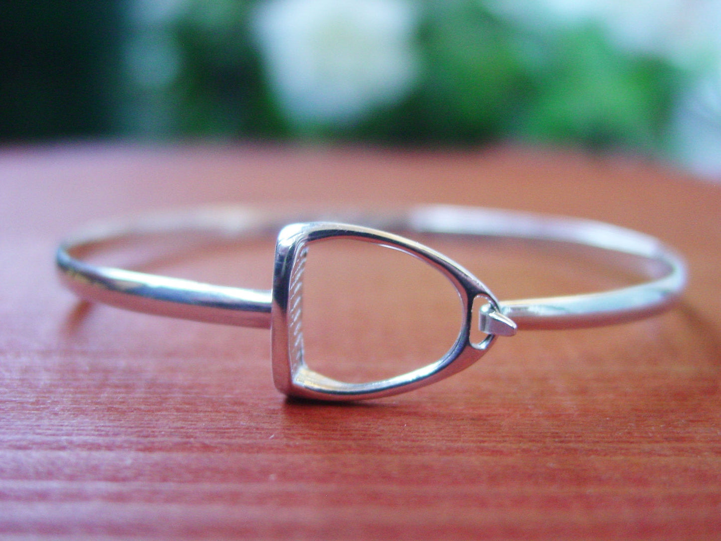 stirrup bangle