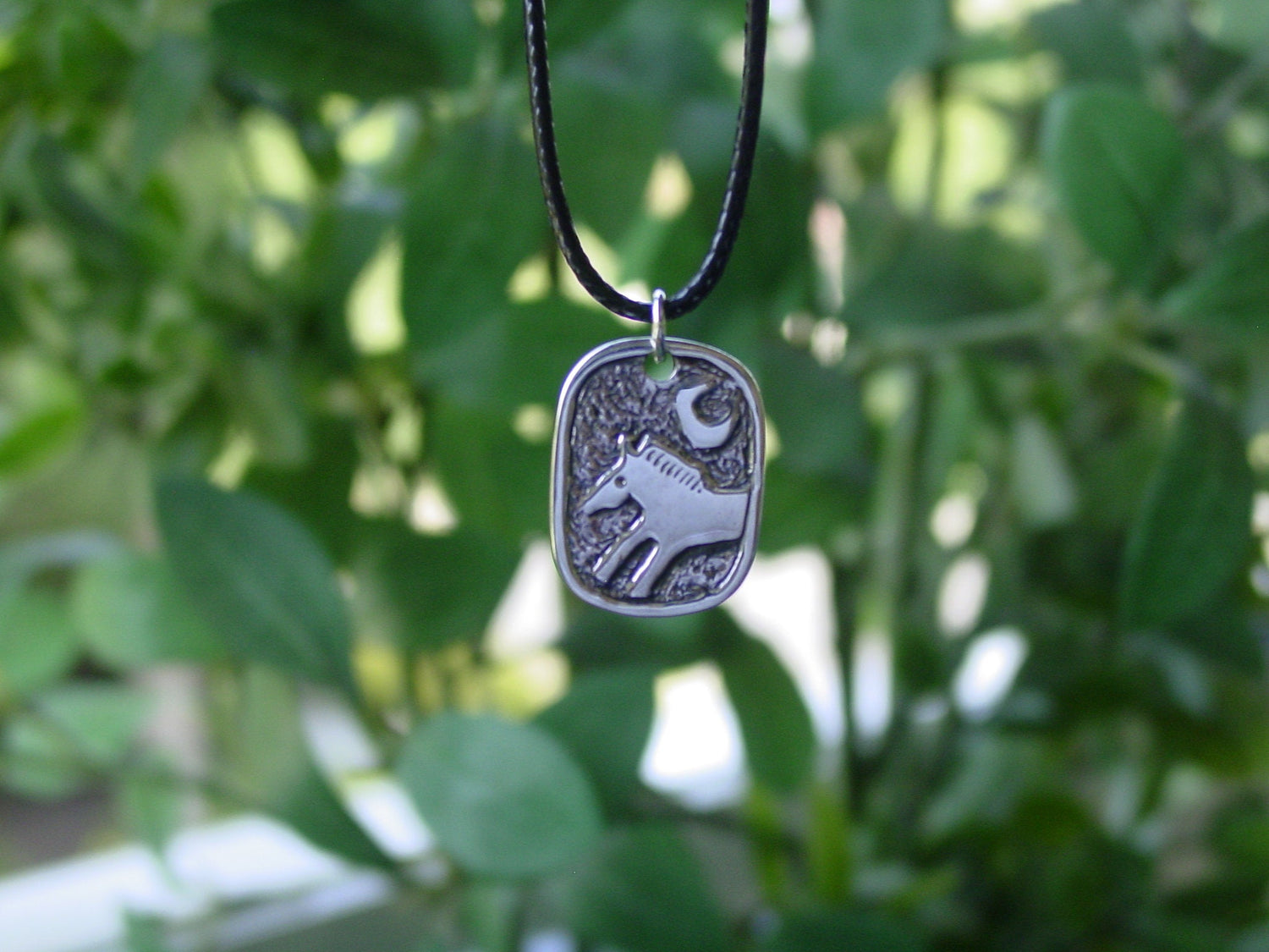 native american horse pendant