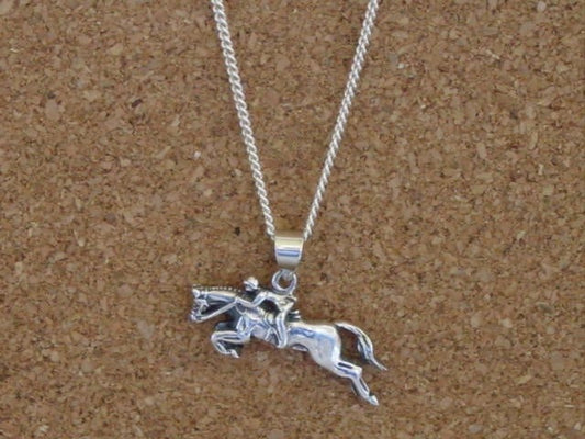 hunter jumper horse pendant