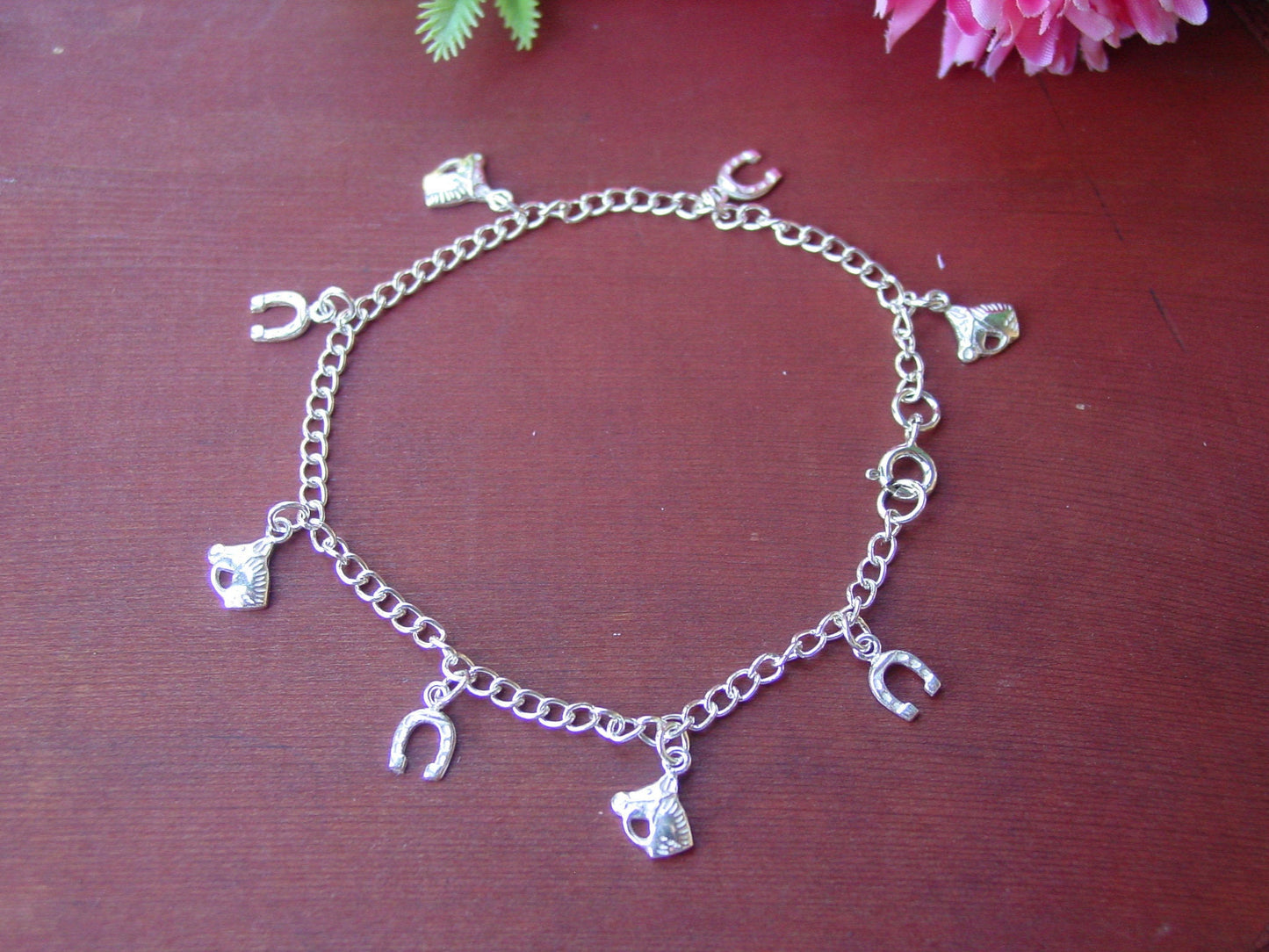 horse shoe charm bracelet