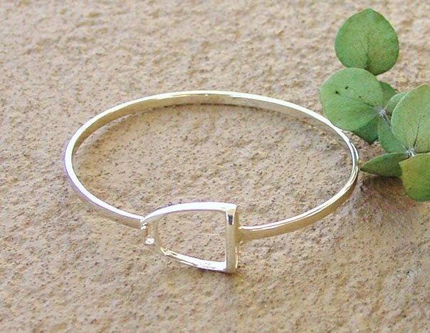 stirrup horse bangle