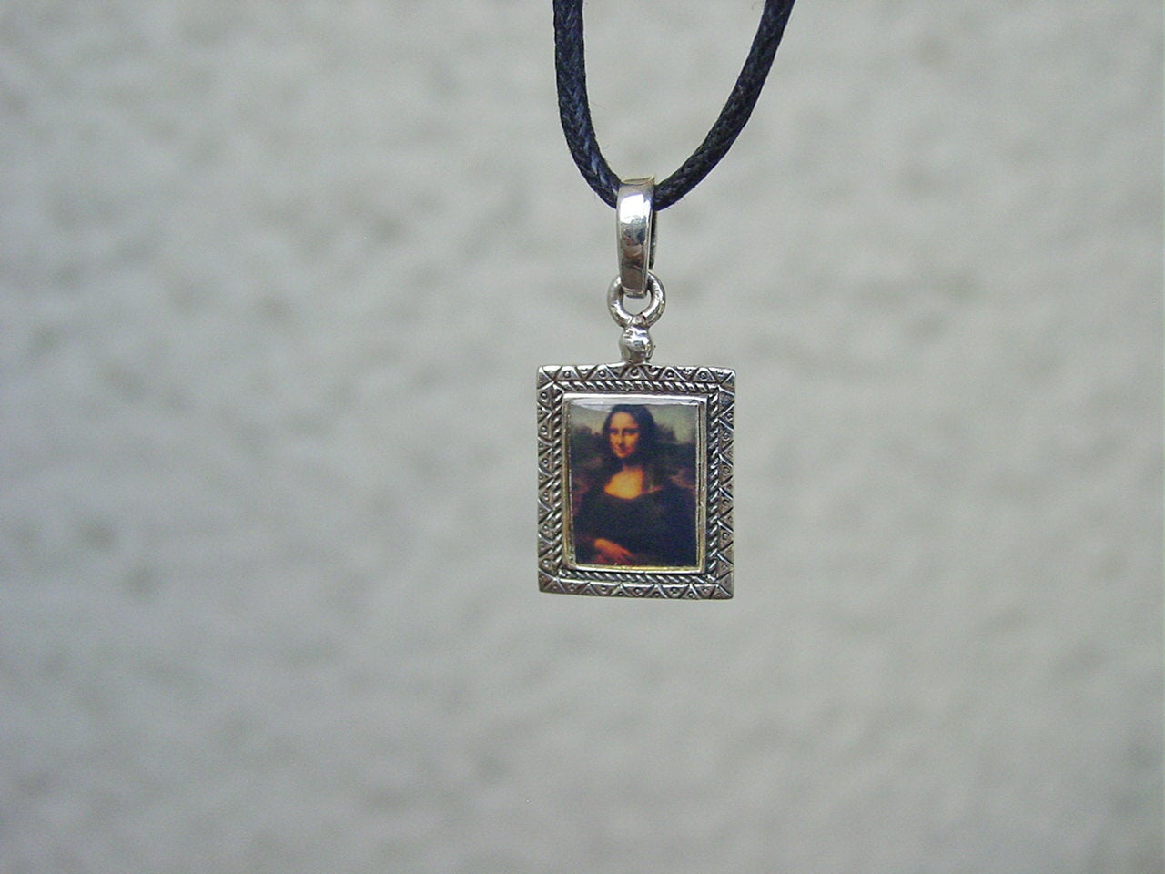 mona lisa sterling silver