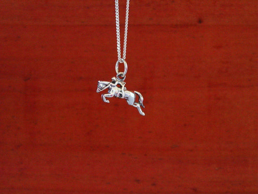 hunter jumper pendant