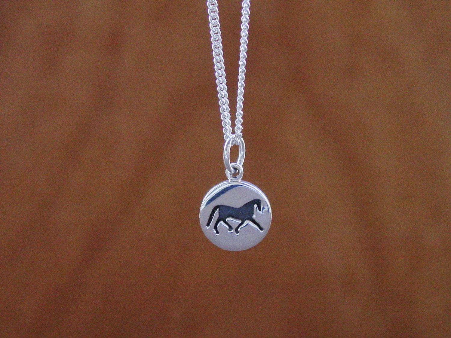 silhouette horse necklace