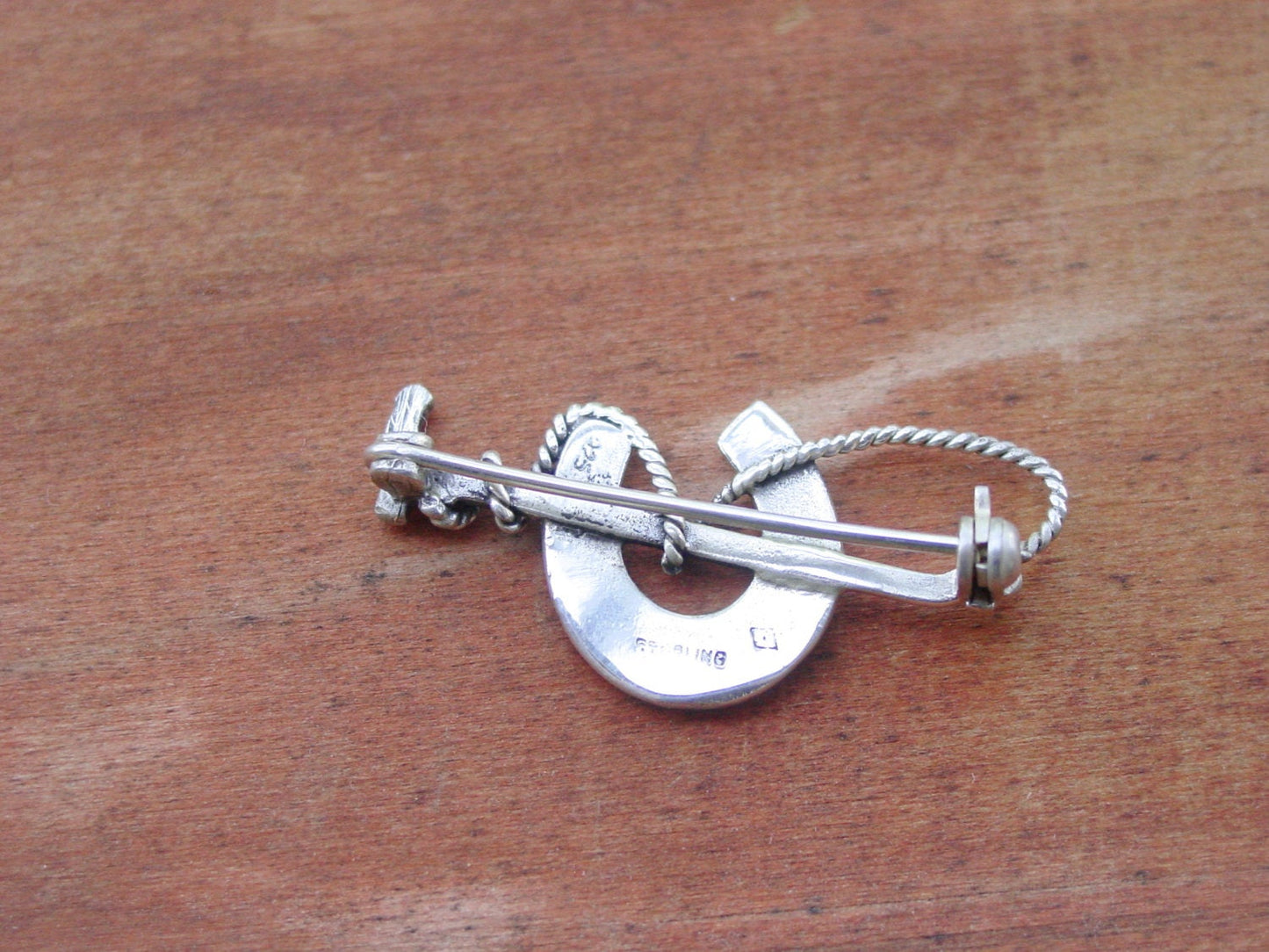 Classic Horseshoe Sterling Silver Pin Equestrian Jewelry #B043