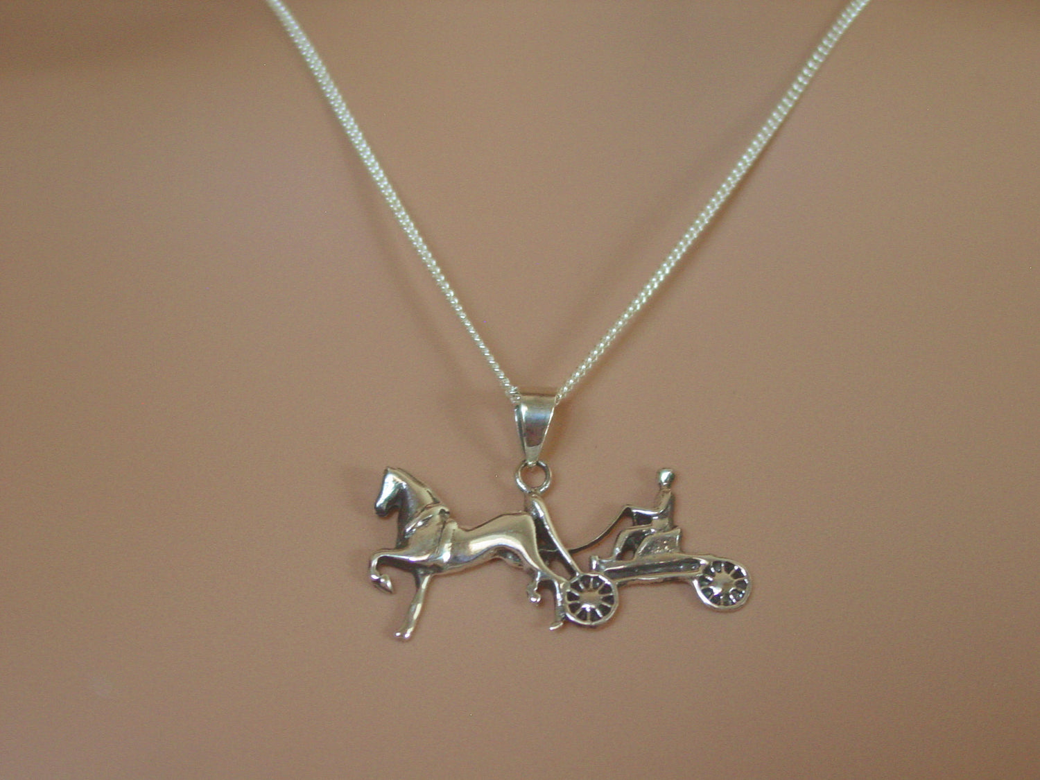 saddle bred horse carriage necklace