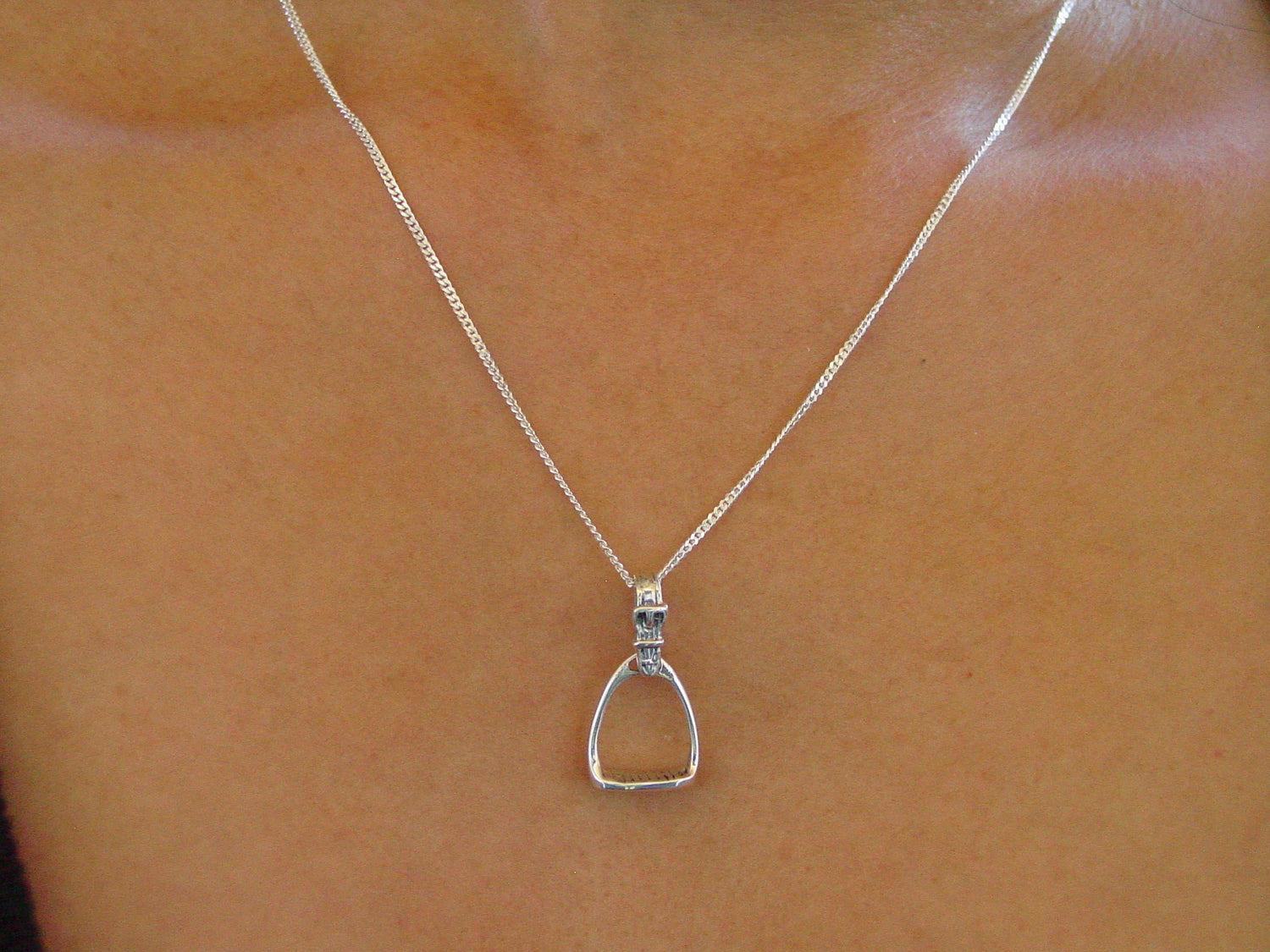 stirrup necklace